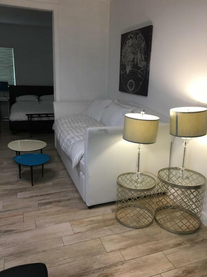 2 Bedroom Ocean Drive Newly Renovated マイアミビーチ エクステリア 写真
